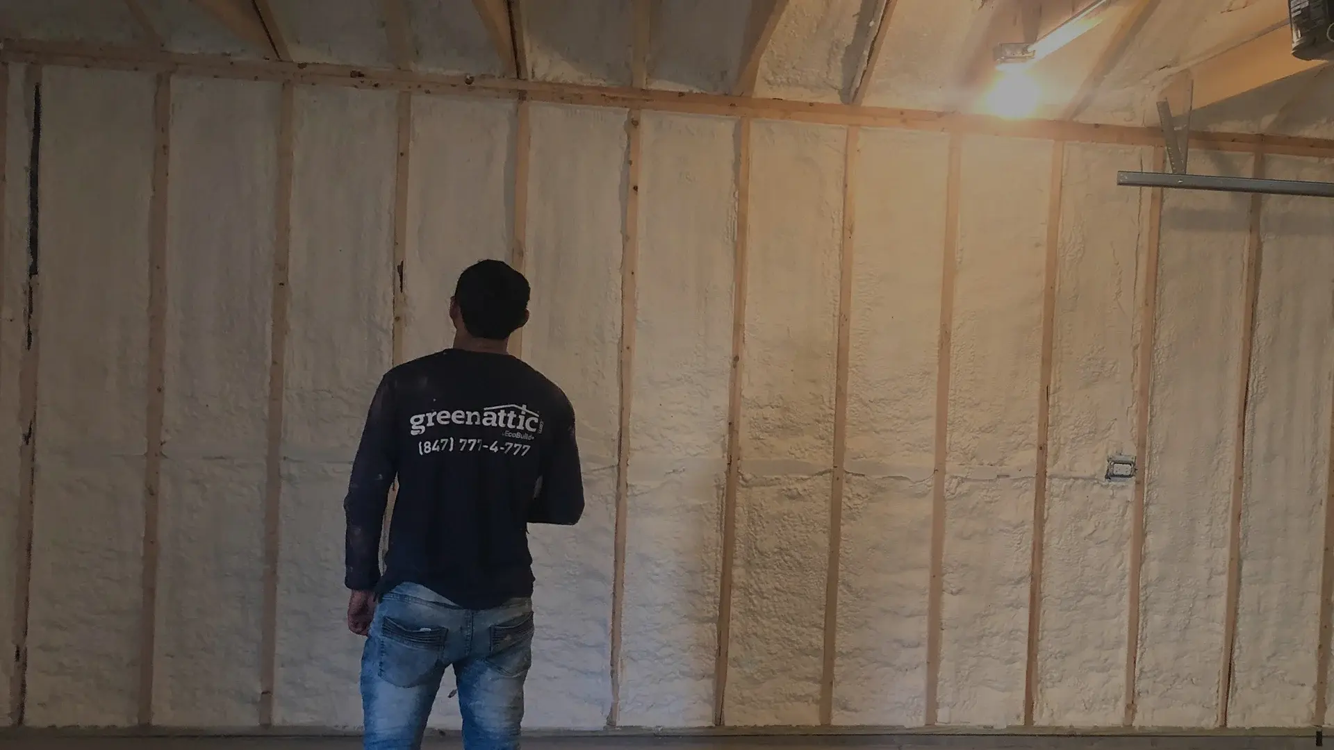 فريق عمل شركة العزل المتقدم لعزل الفوم في الرياض